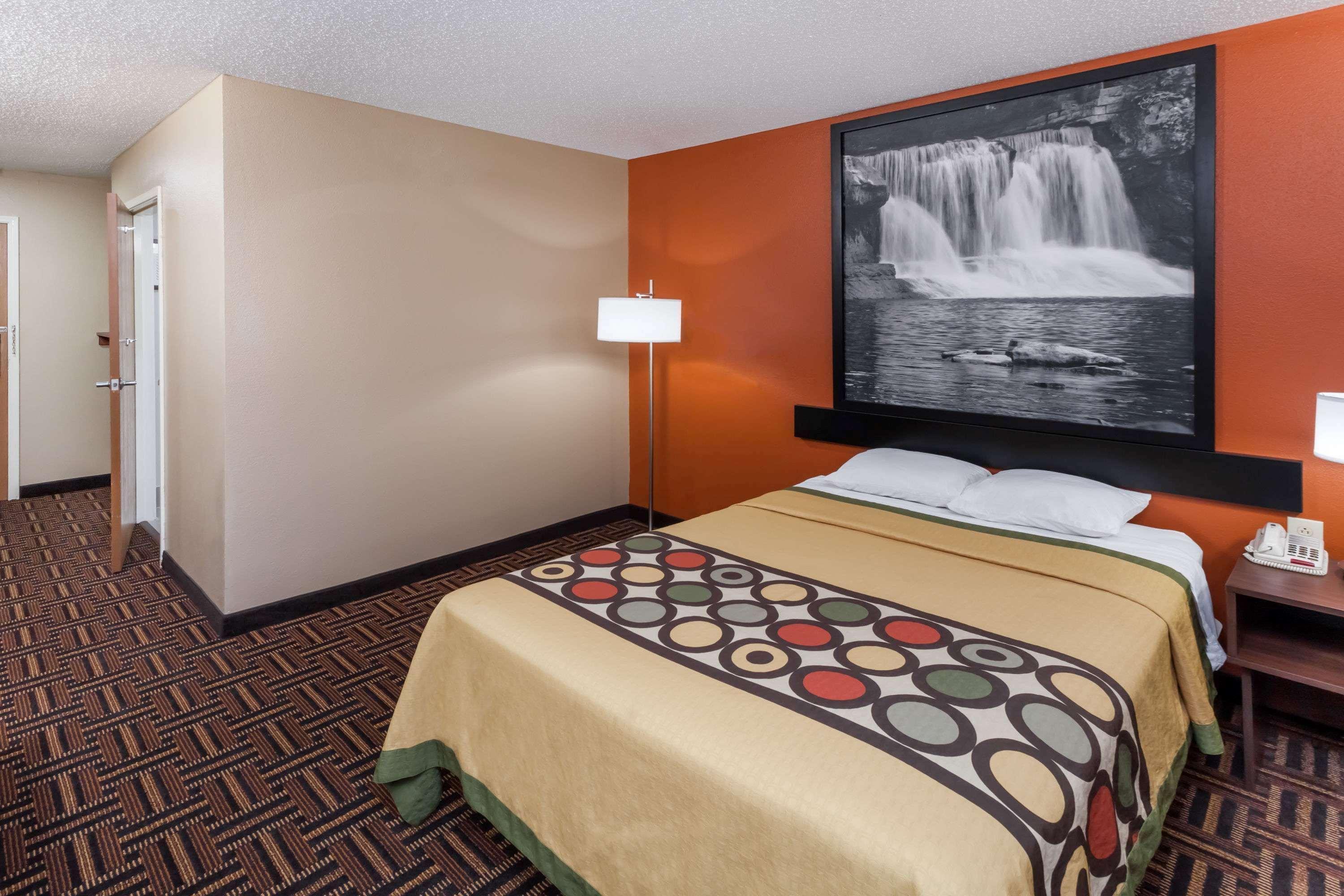 Super 8 by Wyndham Rochester Exterior foto